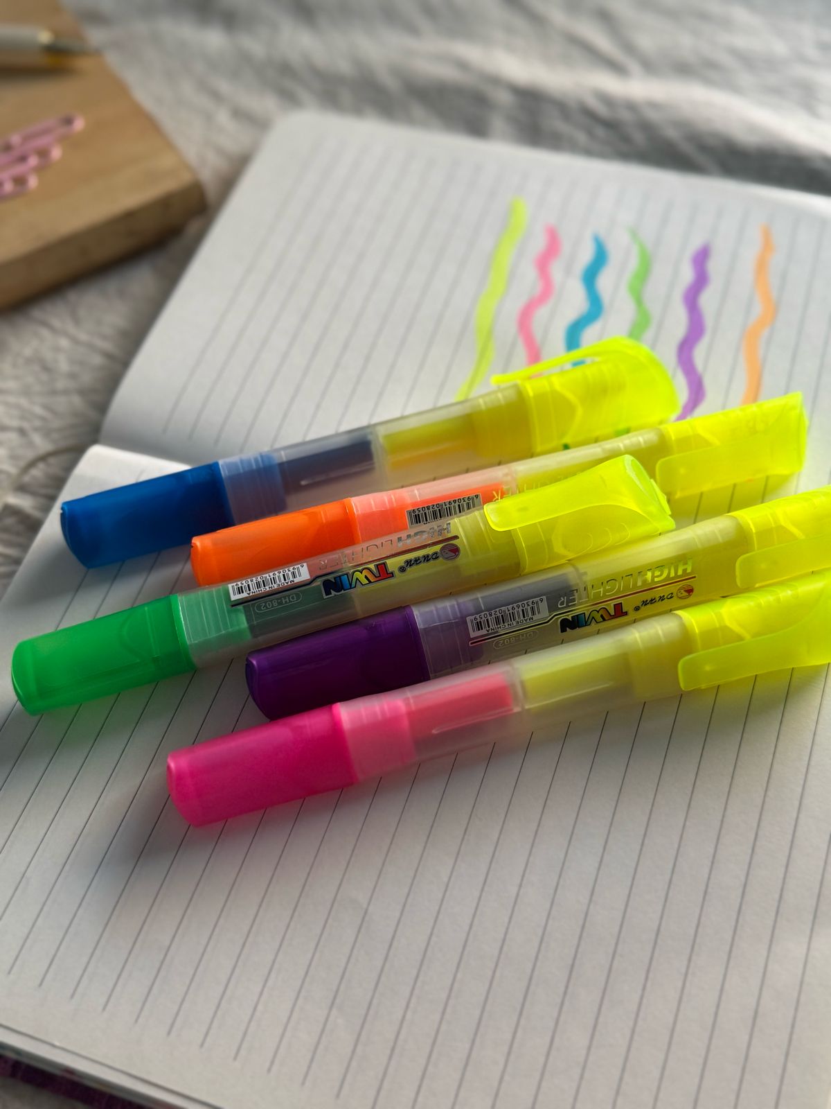 Double-Sided Neon Highlighters – Pack of 5 Bold & Bright