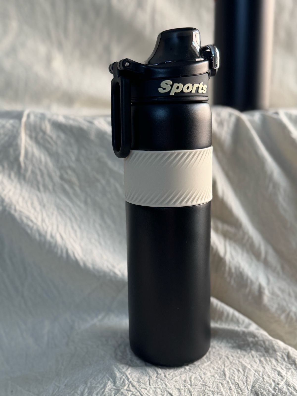 Black Sports Bottle ā Your Perfect Gym Partner