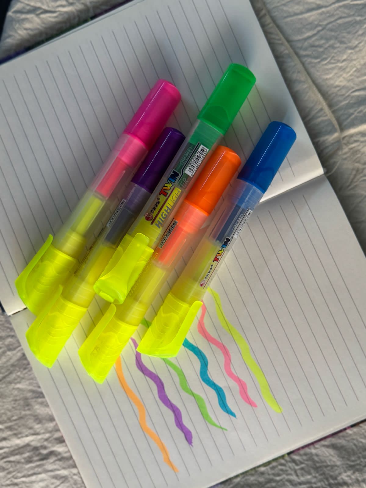 Double-Sided Neon Highlighters – Pack of 5 Bold & Bright