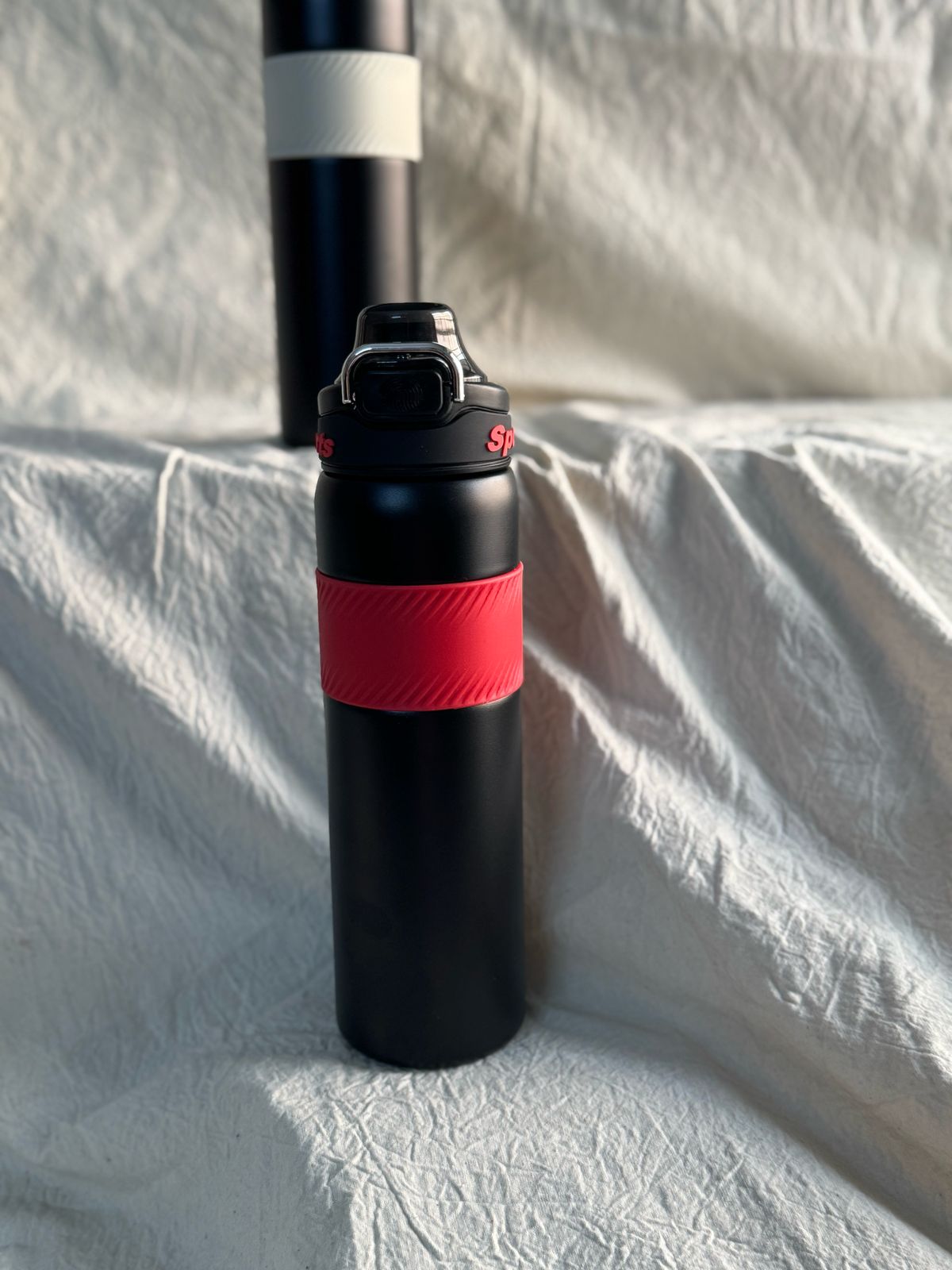 Black Sports Bottle ā Your Perfect Gym Partner