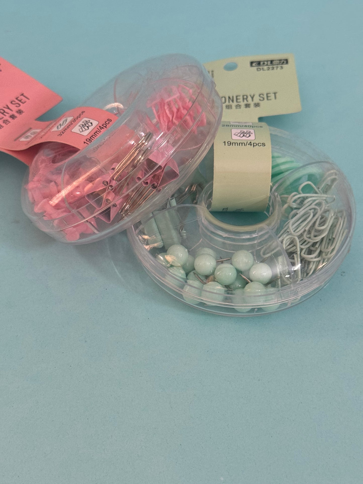 Donut pack of paper clips